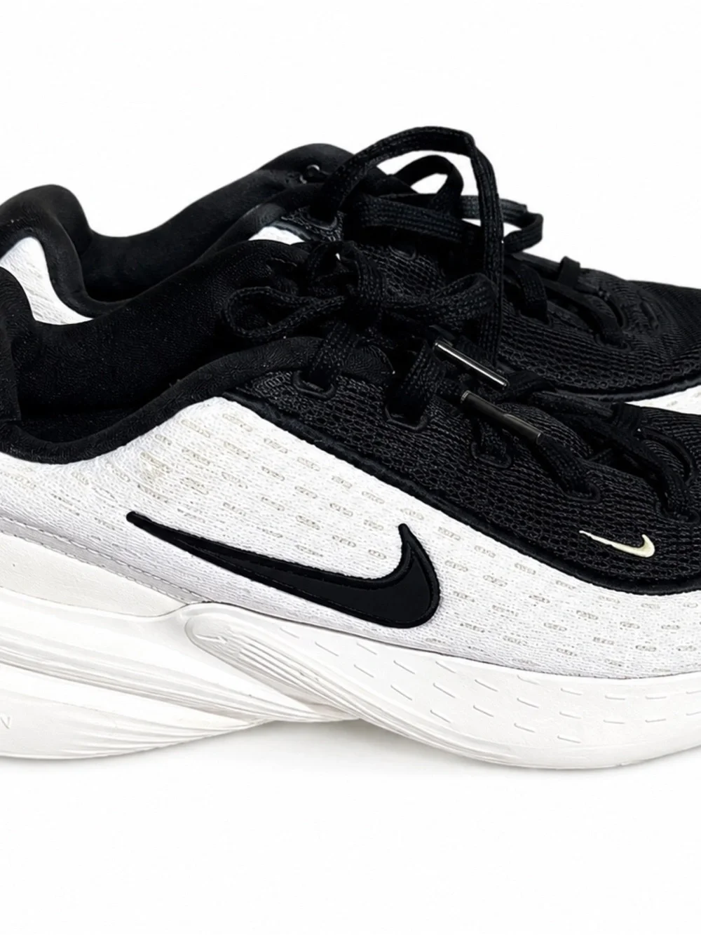 Nike Black and White Chunky Sneakers Size 6.5Y Fits Women 8 excellent Condition